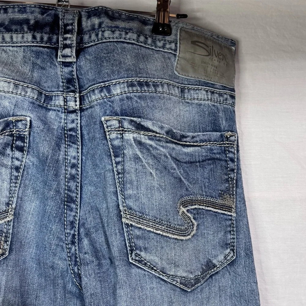 Silver Jeans Eddie light wash jeans Size 31x34